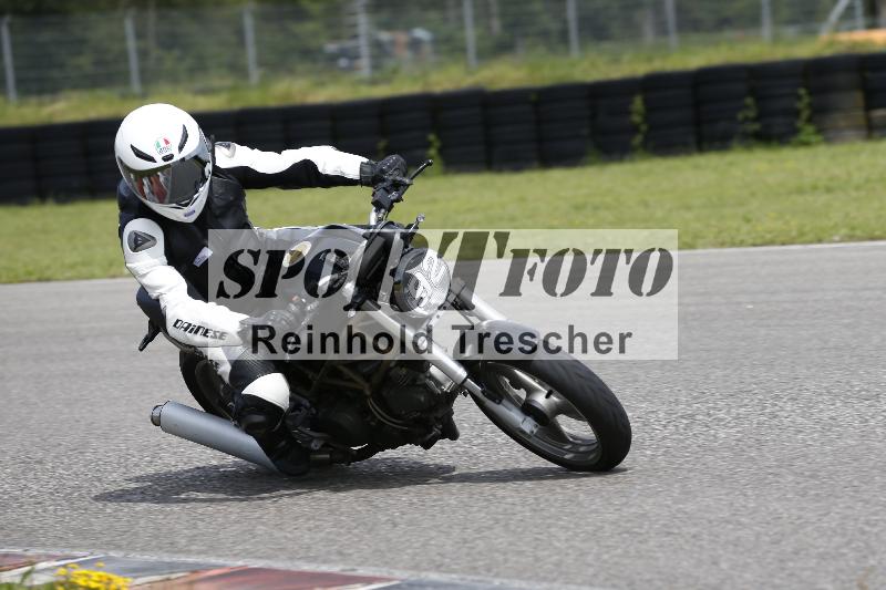 /Archiv-2024/29 12.06.2024 MOTO.CH Track Day ADR/Gruppe blau/92